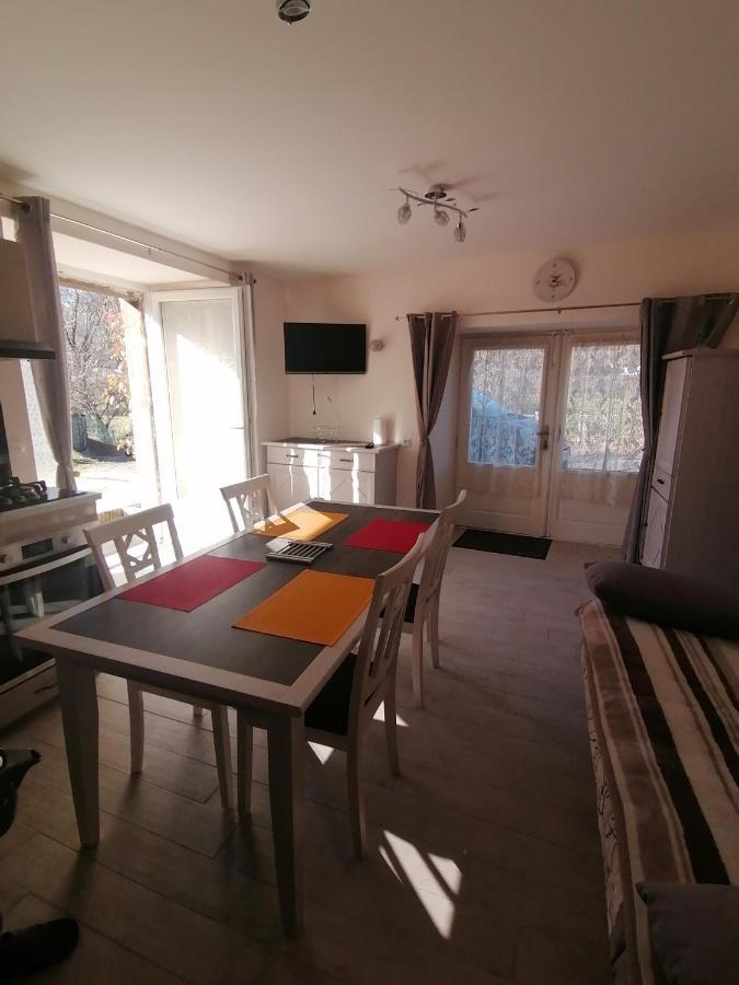 Appartamento La Basse-Cour Vic-sur-Cère Esterno foto
